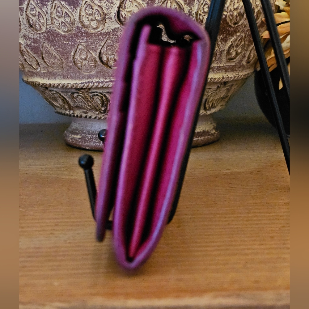 TOD’S Long Flap Continental wallet in Deep Pink. Made in Italy. - Picture 3 of 14